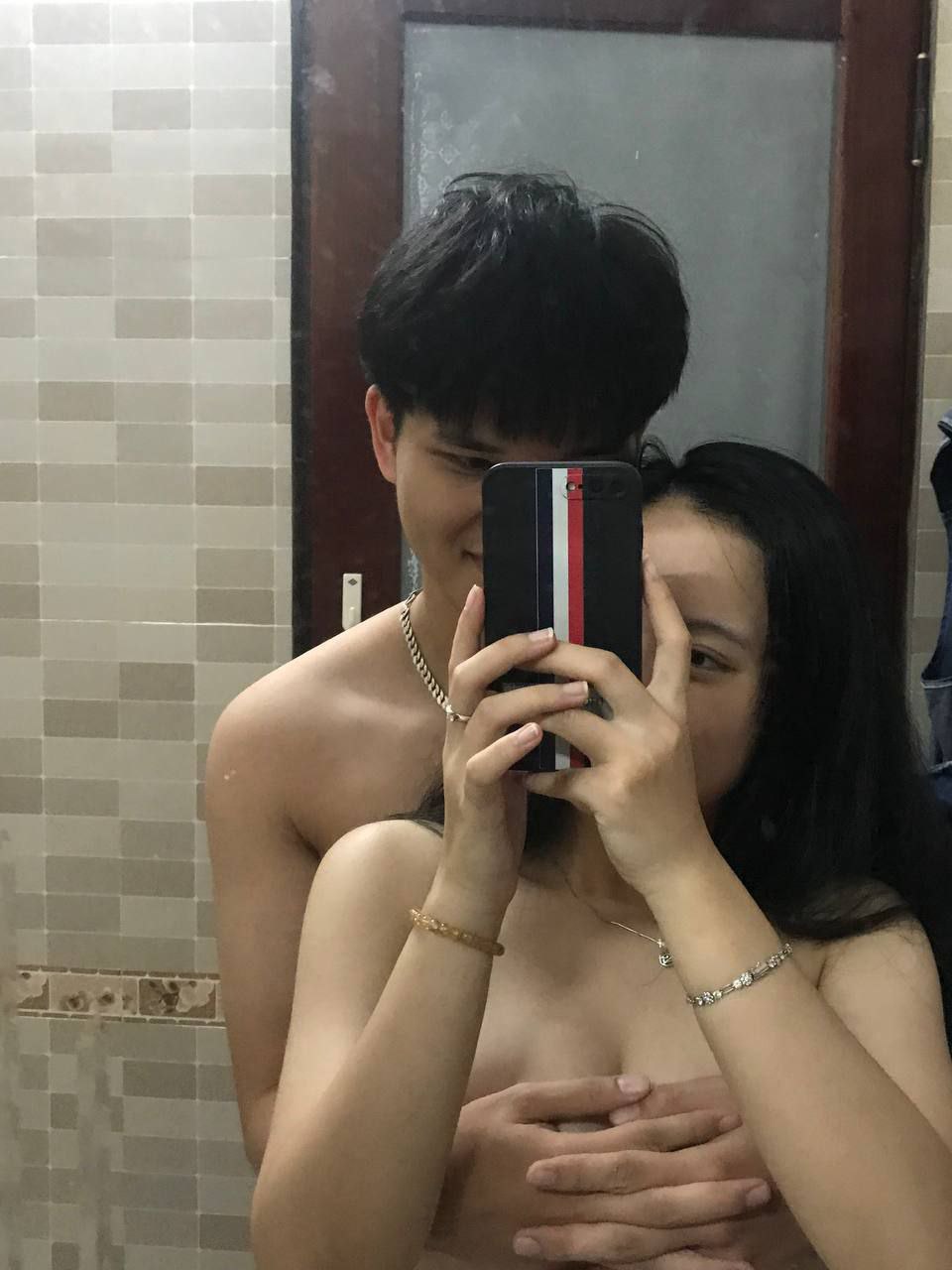 Tắm nhờ ở nhà nữ giám đốc vú bự