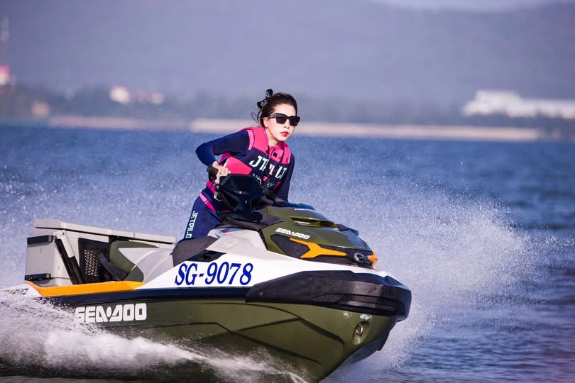 Việc thổi kèn trên xe máy đặc biệt thú vị
